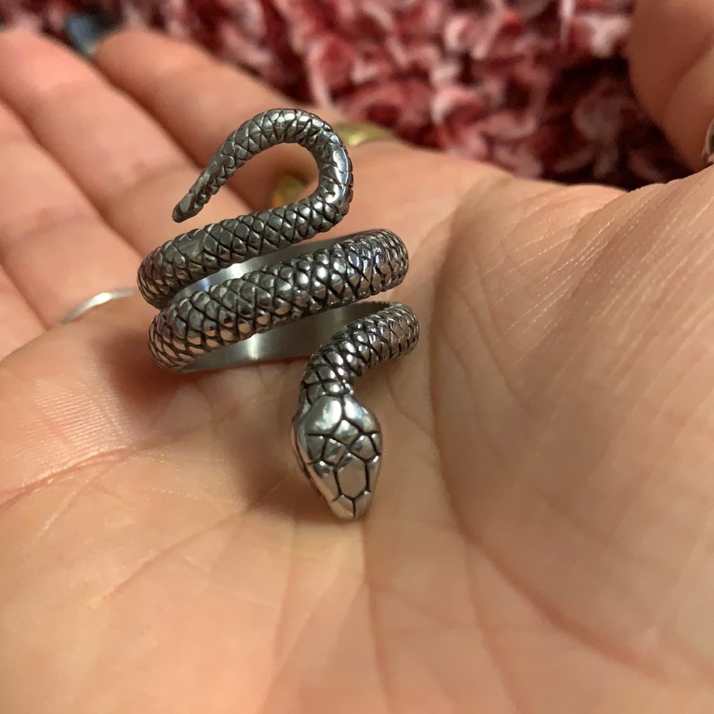 Wrap around snake ring